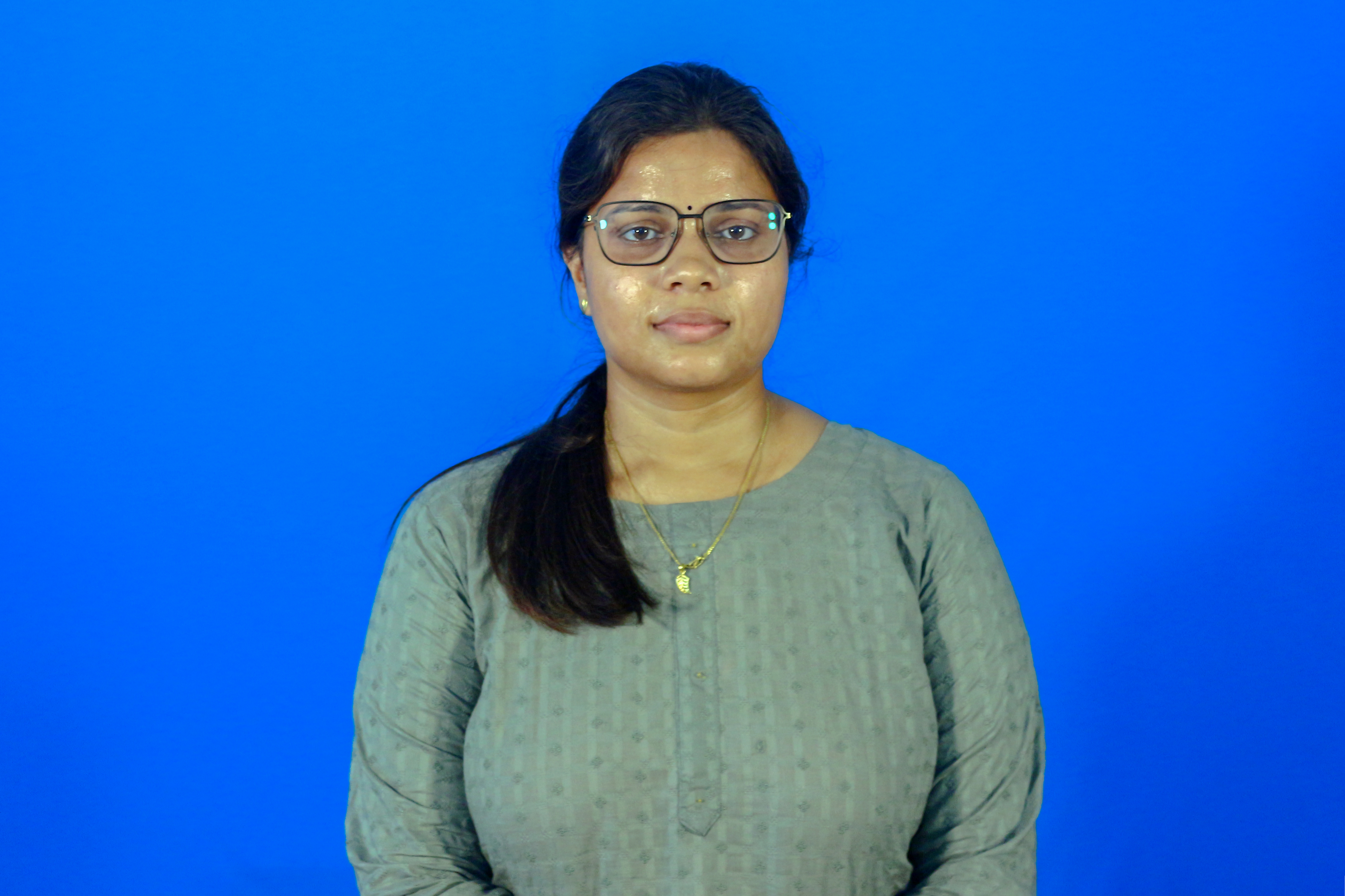 Dr. Nidhi mor 