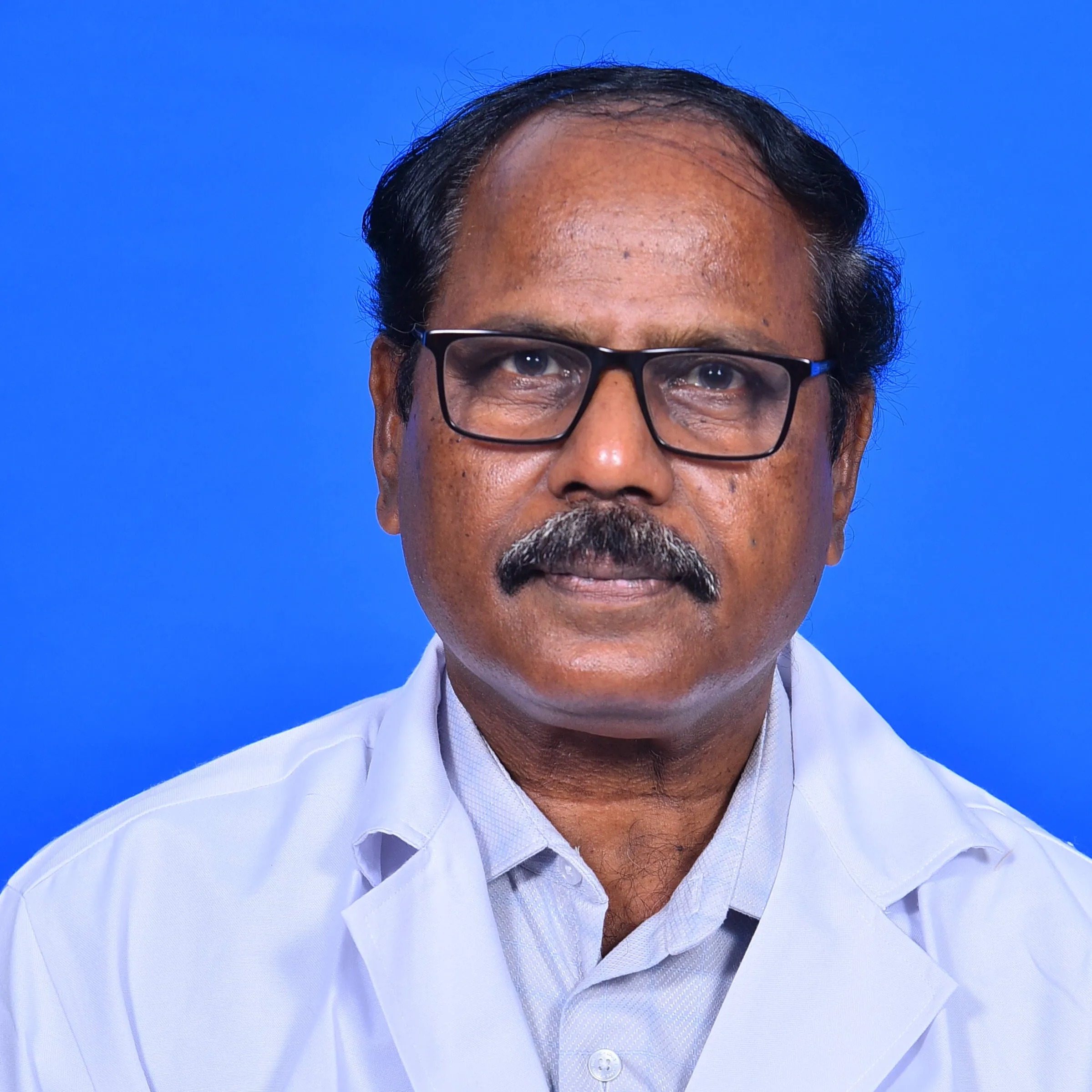 Dr. M. MUTHUKUMAR